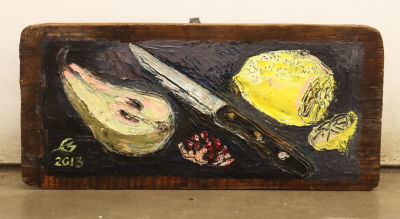 Спивак М. Натюрморт с ножем. 2013. Дерево, масло. Размер 17х37х6,8 см. Марина Спивак родилась в 