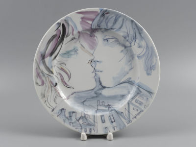 Г.А.В. Траугот. Авторская тарелка. &laquo;Влюбленные&raquo;. Фарфор, ручная роспись. 2000-е гг. Диаметр 26 