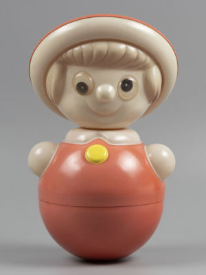 Игрушка-неваляшка Музыкальная. СССР 1950-е гг. Размер 27х13,5 см. 
Легкие загрязнения 