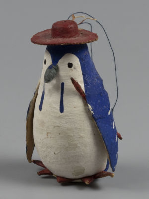 Елочная игрушка. Пингвин. Вата, картон, папье-маше. Первая пол. ХХ в. Размер 8х5х4 см. 
Общее 
