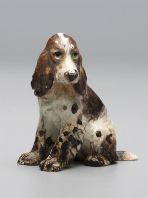 Венская бронза. Спаниель сидящий (большой, голова вниз). Австрия. Высота 43 мм. Начало ХХ в. 