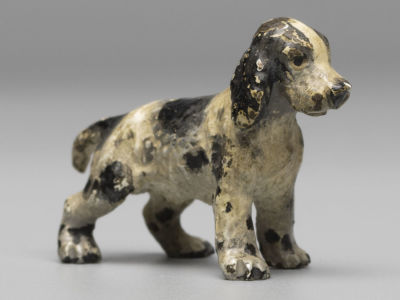 Венская бронза. Спаниель, стоящий. Австрия. Высота 22 мм. Начало ХХ в. Потертости. Локальное 