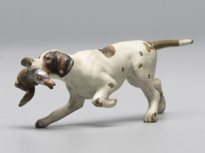 Венская бронза. Легавая с уткой. Австрия. Высота 20 мм. Начало ХХ в. Потертости. Локальное 