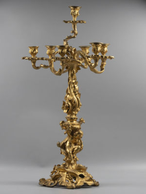 Канделябр на 7 свечей с путти. Бронза. Кон. XIX в. Бронза, литье, золочение. Высота 67 см. 