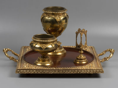 Сигарный прибор с подставкой. Бронза. Зап. Европа. Кон. XIX – нач. ХХ в. Бронза. Золочение. 