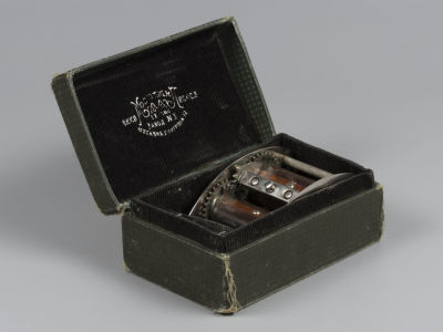 Прибор для заточки безопасных бритв. &laquo;Мосштам&raquo;. РСФСР. Москва. 1917-1922-е гг. Размеры: 