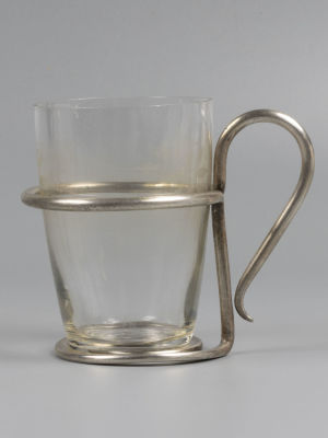 Подстаканник. Артур Крупп. Металл. Германия. Конец XIX века. Клеймо фирмы Krupp. Размер высота 