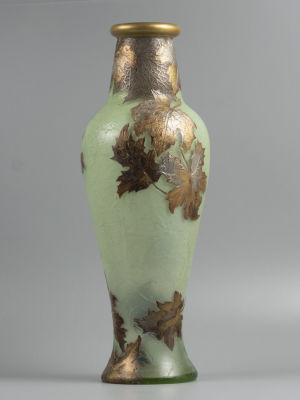 Legras Ваза &laquo;Кленовые листья&raquo;. Стекло камео (cameo). Франция. Нач. ХХ в. Раннее клеймо на 