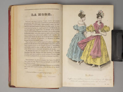 [Подшивка за полугодие] [На фр. яз. Мода. Политический и интеллектуальный вестник] La mode. 