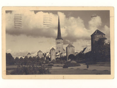 Эстония. Таллин. Вид на крепость. Довоенная фотооткрытка. 4661 Размеры 9,0х13,9 см. Прошла 