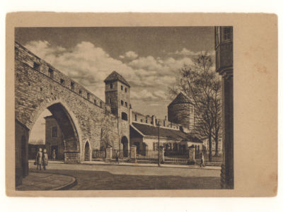 Эстония. Таллин. Старинные городские ворота. Довоенная открытка. 4666 150. Размеры 9,3х13,6 см. 