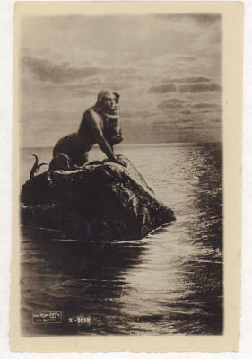 Крым. Берег Кореиза. Русалка. Довоенная фотооткрытка. 2082 Фото В.Сокорнова. Изд. 