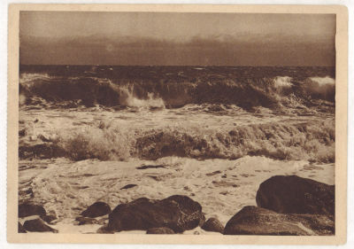 Крым. Море. Довоенная отрывная открытка. 2101 ГИЗ №100. Размеры 14,9х10,5 см. Уголок примят. 