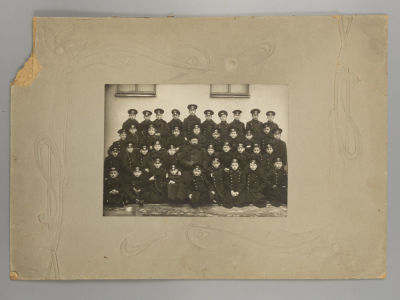 Выпуск кадетов. Фотография на паспарту. До 1917 г. 34х24 см. Коллективная фотография кадетов. 