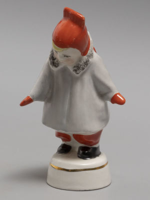 Да, мама! Девочка в шубке. Статуэтка. Фарфор Рига. 1950-е г. Рижский фарфор. Клеймо на донышке. 