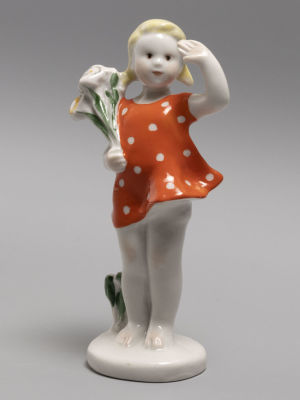 [Детская серия ЛФЗ] На парад. Статуэтка. Фарфор 1960-е гг. . Ломоносовский фарфор. Высота 11.5 