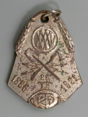 Жетон. 35 лет ЭТИ (ЛЭТИ) 1886-1921 Металл. Размер 34х25 мм. Потертости. Следы коррозии. В целом 