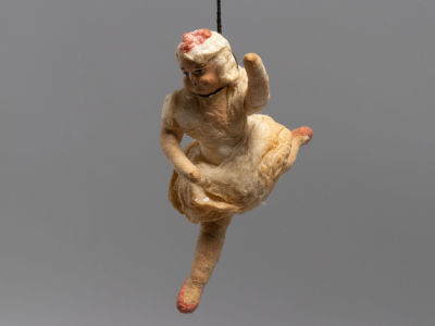 Елочная игрушка. Девочка-балерина. Папье-маше, вата, роспись. "Изокульт. Промигрушка." СССР. 