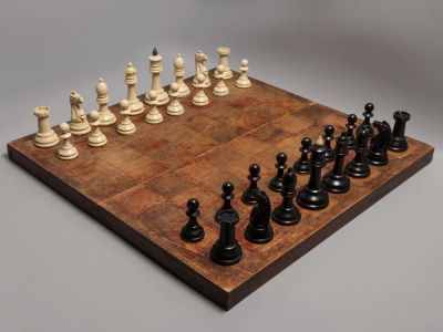 Шахматы. Полный набор фигур. Сер. ХХ в. Бакелит или старый пластик. Размер шахматы от высота 11 