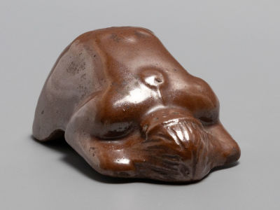 Крышка от чернильницы в русском стиле. Керамика Строгановкое училище(?). Кон. XIX в. Размер 