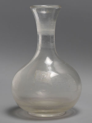 Графин. Гравировка Императорского судового штандарта. Стекло. XVIII-XIX в. Размер: высота 22,5 