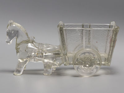 Повозка с лошадкой. Конфетница. Прессованное стекло. WMF. Германия 1960-1970-е гг. Размер 24х8 