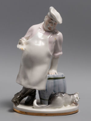 Авторы ск. Михалев В.А. Кот и повар. Статуэтка. Авт. росп. Е.Н.Лупанова. Фарфор. ЛФЗ. 1960-е гг. 