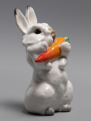 Заяц с морковкой. Статуэтка. Фарфор. ЛФЗ. 1950-е гг. Размер: высота 12,3 см., 7,5х6,8 см. 