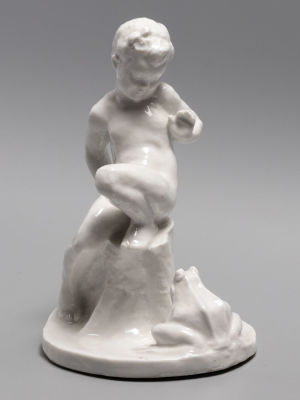 Мальчик с лягушкой. Статуэтка. Фарфор. Рига. 1920-1930-е гг. Размер: высота 17,4 см., по 