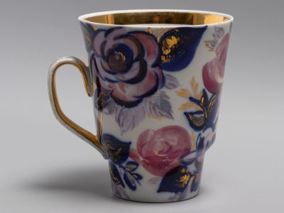 Семенова А. "Цветы и листья" Чайный бокал в авторской росписи. Фарфор ЛФЗ 1971 г. Размер 11.5х10 