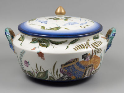 Щекатихина-Потоцкая А. Супница. Фарфор ИФЗ-ГФЗ 1924(?). Размеры высота 19,5 см., наибольший 