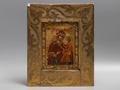 Икона. Афинская Пресвятая БМ. Рама, позолота. Нач. ХХ в. Размер: икона 13,5х10,3 см., рама 