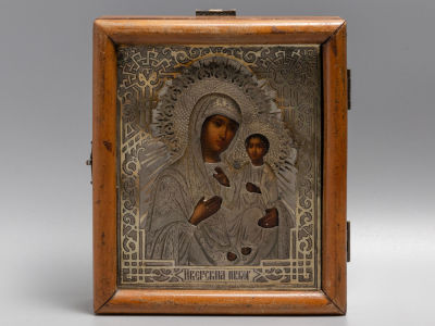 Икона. Иверская БМ. В окладе и киоте. Именник ЛС. Серебро 84 пр. 1873 г. Размер: икона 11,3х13 