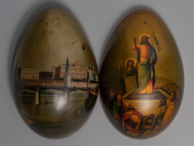 Яйцо. Христос Воскресе! и Вид на Московский Кремль. Дерево, роспись, лак. ХХ в. Размер: высота 