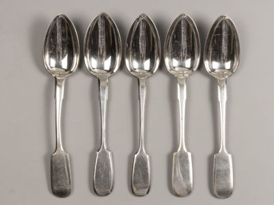 Столовые ложки (5 шт.) Серебро 84пр., общий вес 383 гр. 1896-1908-е гг. Длина 21,8 см. Именники 