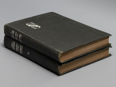 Сен-Симон Л. де Р. Мемуары. В 2-х томах. М.-Л.: ACADEMIA, 1934. Сен-Симон Л. де Р. Мемуары [в 2 