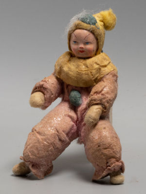 Елочная игрушка. Арлекин (в розовом комбинезоне). Вата, папье-маше. Изокульт. Промигрушка. 