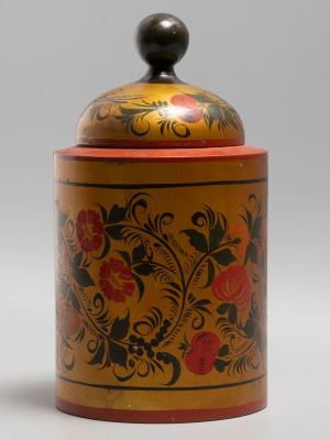 Авт. Семенов. Хохлома. Туесок. Артель Сер. ХХ в. Высота 25,5 см. Сохранена этикетка. Потёртости 