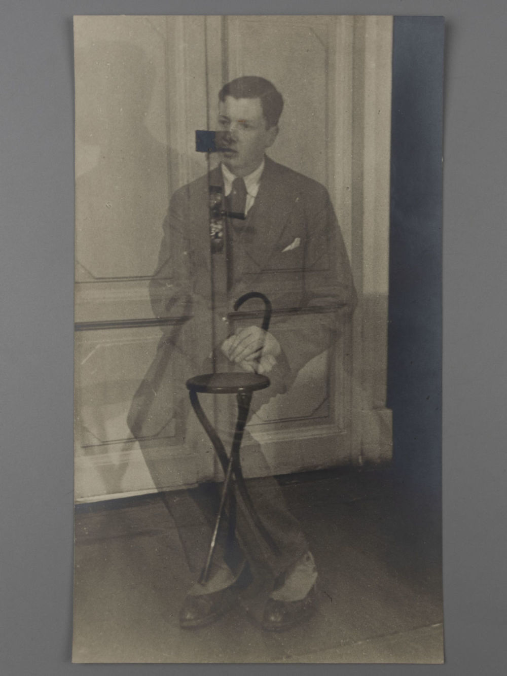 [Коллекция Б. А. Смирнова] Фотомонтажный автопортрет Б.А.Смирнова. Оригинальная фотография. 