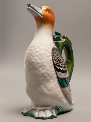 Графин Утка. Фарфор ЛФЗ 1930-е гг. Высота 23.5 см. Клеймо на донышке. Ручная роспись. 