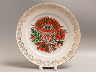 Авт. Воробьевский Тарелка. Ручная роспись. Фарфор ЛФЗ 1950-е гг. Диаметр 24 см. Автор декора 