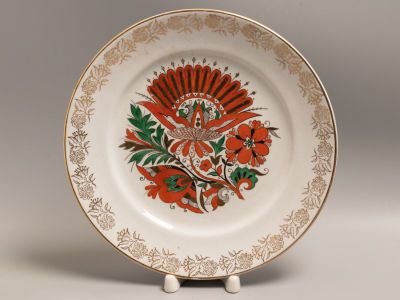 Авт. Воробьевский Тарелка. Ручная роспись. Фарфор ЛФЗ 1950-е гг. Диаметр 24 см. Автор декора 