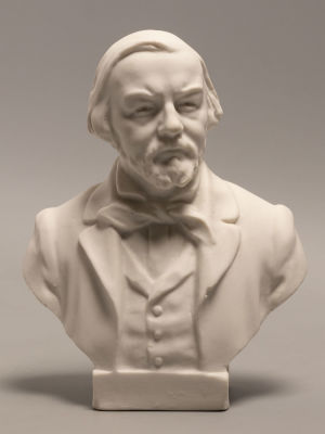 Композитор Глинка М.И. Бюст. Фарфор ГИКИ-ЛЗФИ 1950-е гг. Высота 14 см. Клейма на донышке. 