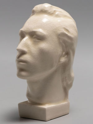 Фридрих Шиллер. Бюст. Фаянс. 1930-1940-е гг. Размер: высота 11 см., по подставке 3,5х3,8 см. 