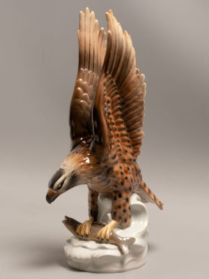 Статуэтка. Орел с рыбой. UNTER WEISS BACH. Германия. 1956-1976-е гг. Размеры: высота 32,8 см. 