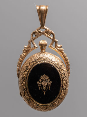 Модерн. Часы-кулон. Разделка эмалью, алмазная крошка, золото 14К (583 пр.), вес 41.1 гр., 15 