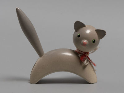 Кошка. Миниатюра. Дерево Salvo (Сальво) Советская Эстония 1960-е гг. Высота 6 см. Следы 