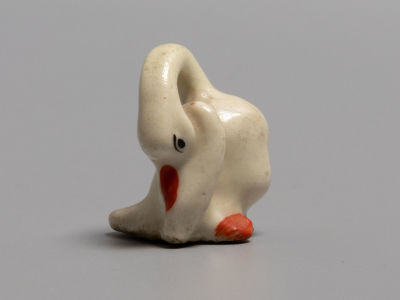 Гусь (утка). Миниатюрная статуэтка. Фарфор ЛФЗ 1950-е гг. Размер 4х3.5х3 см. Роспись. Следы 