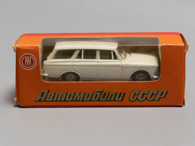 1:43 Коллекционная модель машины. Москвич 427 (белая). В родной коробке. Саратов. Сделано в 