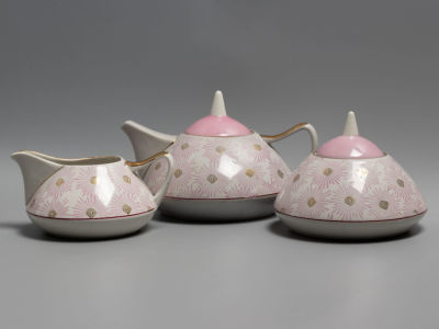 Набор от сервиза формы &laquo;Сакта&raquo; 3 предм: чайник, сливочник, сахарница. Фарфор. RPF. Рига. 1960-е гг.